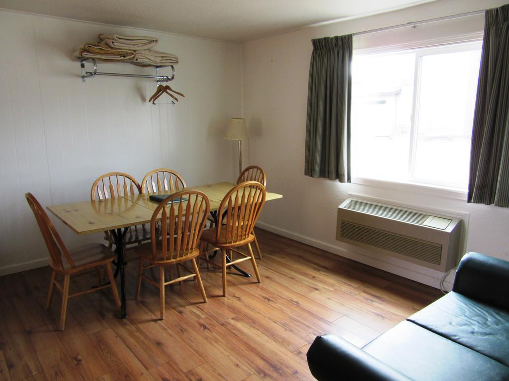 Yellowstone Country Inn West Yellowstone Extérieur photo