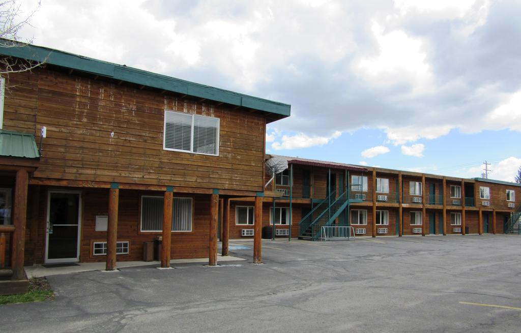 Yellowstone Country Inn West Yellowstone Extérieur photo