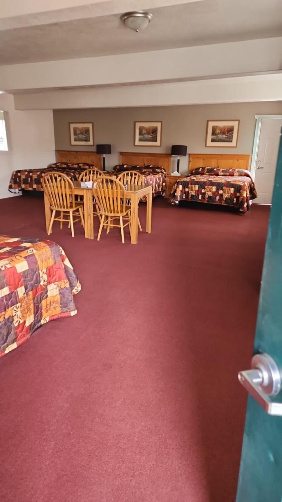 Yellowstone Country Inn West Yellowstone Extérieur photo